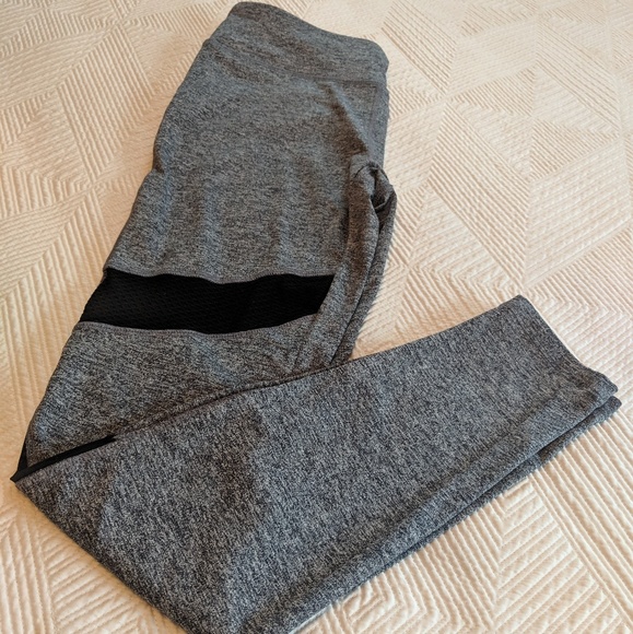 Forever 21 Pants - 💪Breathable Workout leggings💪